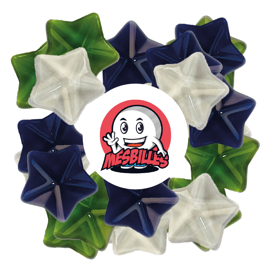 Image de la Mascotte MesBilles entourée de Billes Extra-Plate Arapède Vert en Verre Translucide - Décoration et Jeu Amusant - MesBilles