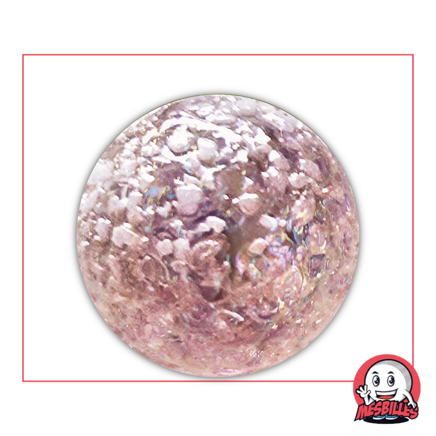 Bille de 50 mm à la texture cristalline, tons roses nacrés, avec une surface évoquant une planète lointaine sculptée par des grains de sable interstellaire