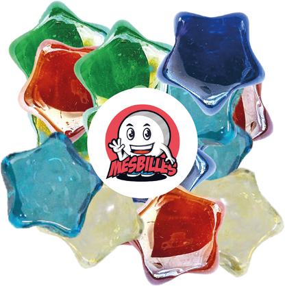 Image de la Mascotte MesBilles entourée de Billes Hollywood en Verre Translucide Vert - L'étoile des Billes Forme - MesBilles