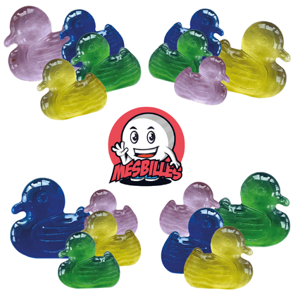 Image de la Mascotte MesBilles entourée de billes Canard extra-plate en verre translucide de couleur bleu-nuit, taille 25 mm - MesBilles