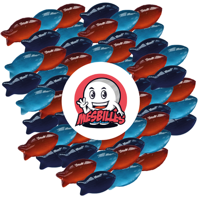 Image de la Mascotte MesBilles entourée de Billes Extra-Plate Poison Bleu-Nuit en Verre Translucide - Décoration Aquatique - MesBilles