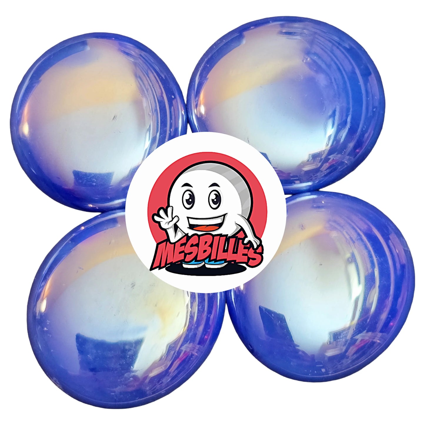 Une grande bille plate, également nommée Bille Galet en Verre, de la famille des Billes Glossy. Cette bille forme est ronde, légèrement ovoïde et mesure environ 3 cm de diamètre